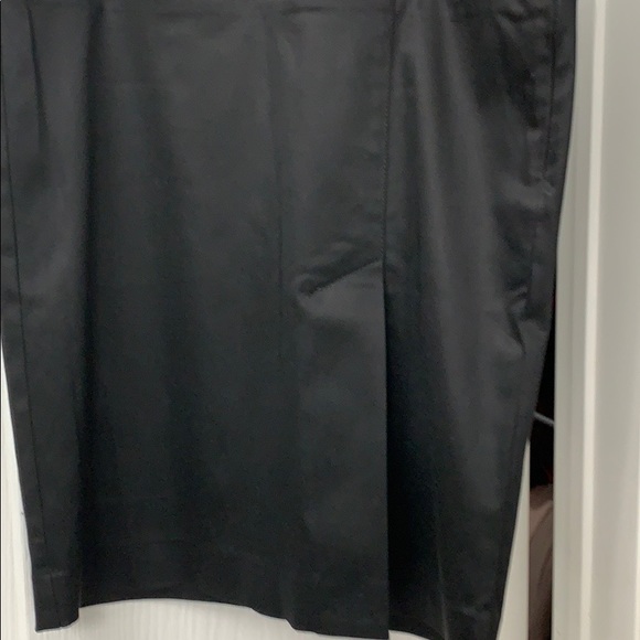 New PRICE $$$$ Marciano career satin skirt - Picture 4 of 5